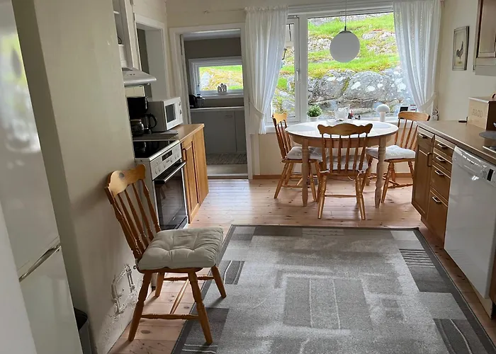 Nyt Stillheten I Et Hjem I Naturskjonne Omgivelser